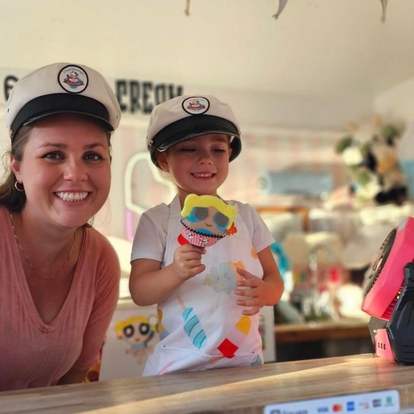 Meet your Posher, Chelsie - Picture 3 of 4